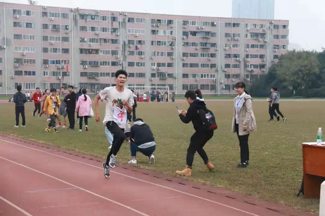 成人影视片